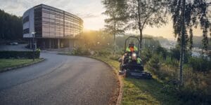 Husqvarna P 525DX – Profesjonalna kosiarka komunalna