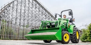 Kompaktowe ciągniki marki John Deere – siła, precyzja i&nbsp;wszechstronność