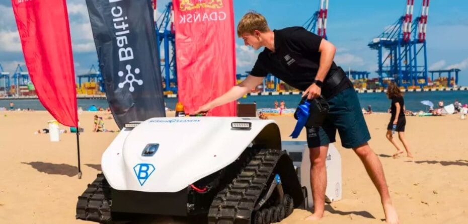 Robot do sprzątania plaży działa w Gdańsku! Koszt: 250 tys. zł