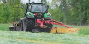Bezpieczeństwo pracy przy koszeniu trawy – rozmowa z&nbsp;Mirosławem Wardakiem, specjalistą ds. BHP