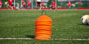 MOSIR w&nbsp;Sosnowcu szuka maszyny do konserwacji boiska ze sztuczną nawierzchnią