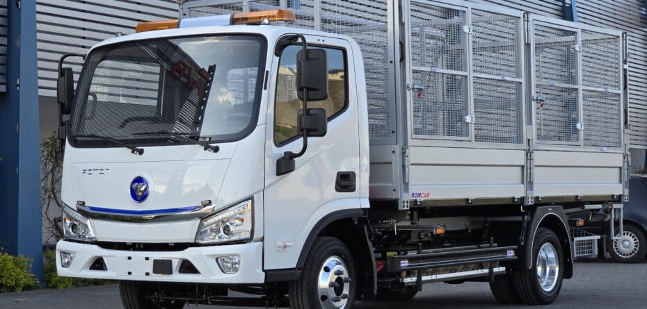 Elektromobilność w branży komunalnej zyskuje na znaczeniu w miastach, które stawiają na czyste i ciche rozwiązania transportowe. Elektryczne ciężarówki coraz częściej wspierają codzienne zadania flot samorządowych.