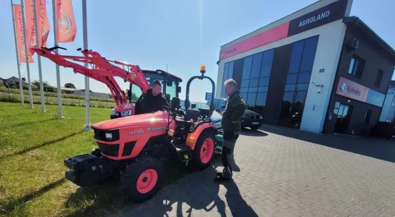Wybór mini ciągnika do gminy – jakie kryteria zastosować?