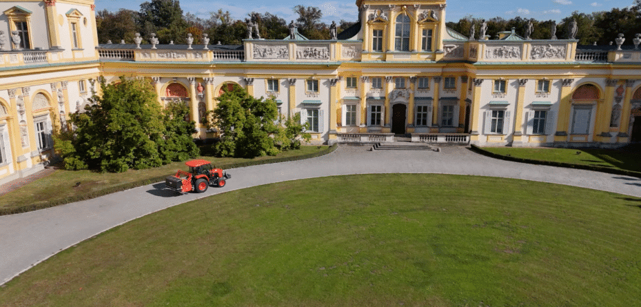 Jak ciągnik Kubota L2 dba o dziedzictwo Wilanowa? Zobacz film!