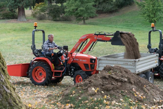 Ciągnik Kubota EK1 to kompaktowa maszyna do zadań komunalnych. Sprawdź parametry techniczne, zwrotność i możliwości osprzętu. Dowiedz się więcej!