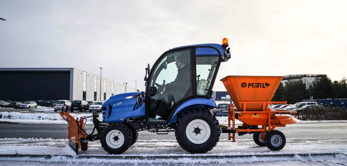 Jak prawidłowo dobrać osprzęt do ciągnika komunalnego?