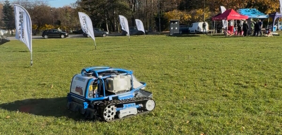 Autonomiczne systemy sterowania kosiarkami. Jak zmieniają pracę profesjonalnych operatorów?