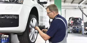Kiedy zmieniać opony na letnie 2026