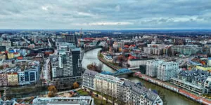 Przyszłość polskich miast: jakie są postępy we wdrażaniu Krajowej Polityki Miejskiej 2030?