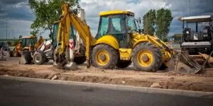 Ostry spór powiatów i&nbsp;rządu o&nbsp;drogi. Ryzyko utraty aż 240 mln zł rocznie