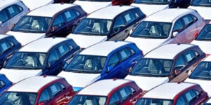 Obowiązkowe wyposażenie nowych aut od 7 lipca. Co naprawdę się zmieni?