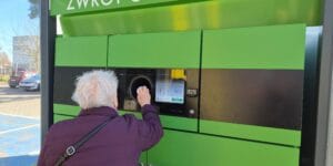 Butelki znikają pojemników. Gminy mogą mieć przez to problem