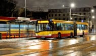 Autobusy mają wrócić do gmin. Samorządy pytają o&nbsp;koszty.