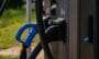 Koniec tarczy paliwowej. Za to „elektryki” wjeżdżają w&nbsp;lato z&nbsp;promocjami