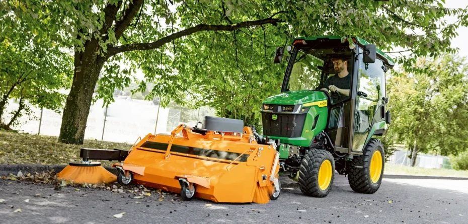 John Deere 1R i 2R – kiedy ciągnik kompaktowy klasy premium ma sens w mieście?